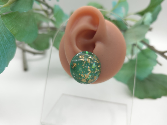 Preview: dunkelgrün Ohrstecker mit goldfarbenen Teilchen